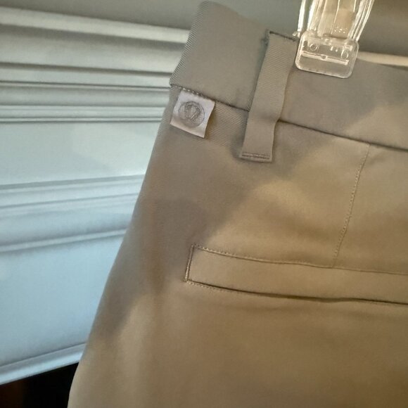 Lululemon Commission Classic-Fit Short 9" Warpstreme Color Grey Sage Size 30 - Picture 5 of 7